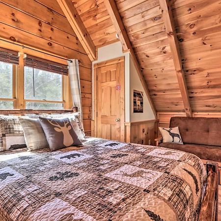Villa Cozy Cabin With Hot Tub In The Heart Of Pigeon Forge Exterior foto