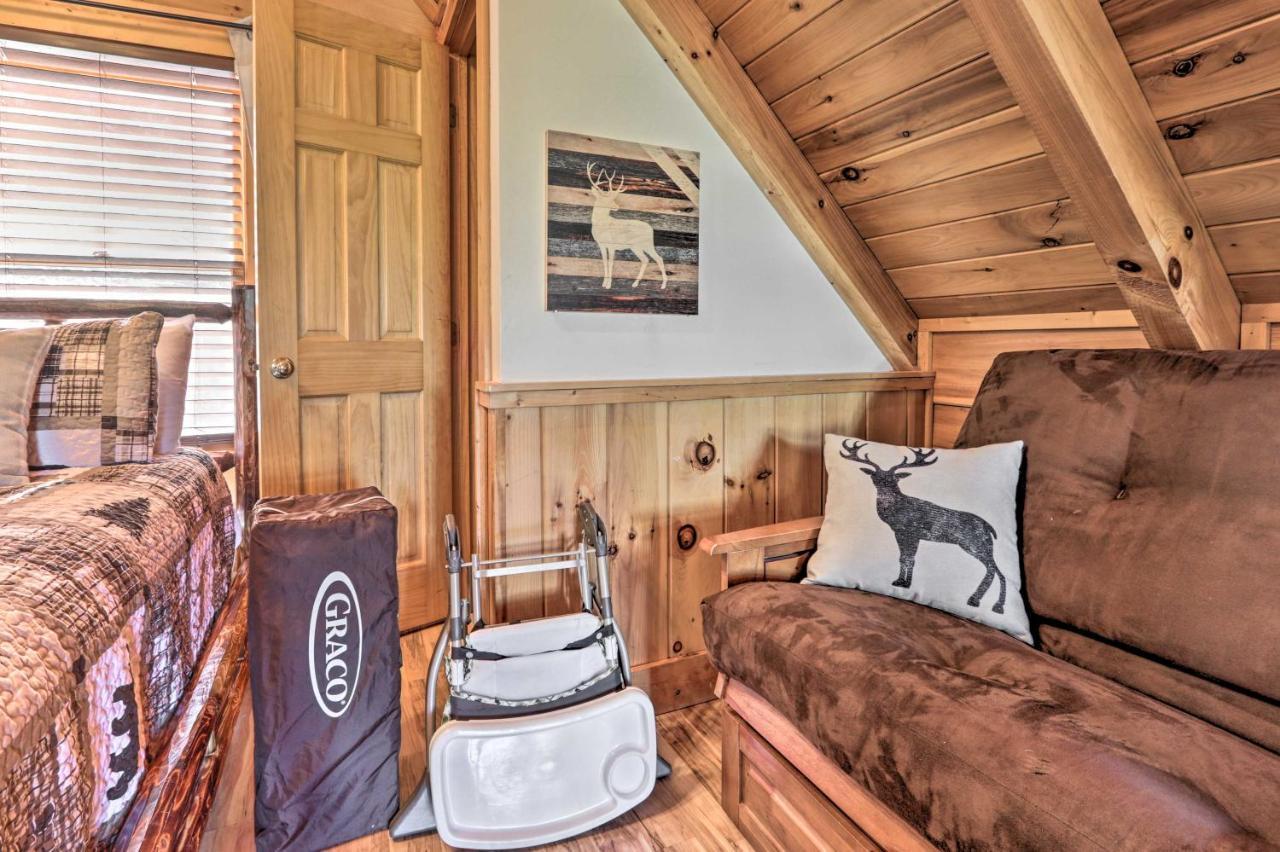 Villa Cozy Cabin With Hot Tub In The Heart Of Pigeon Forge Exterior foto