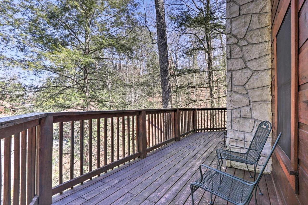 Villa Cozy Cabin With Hot Tub In The Heart Of Pigeon Forge Exterior foto