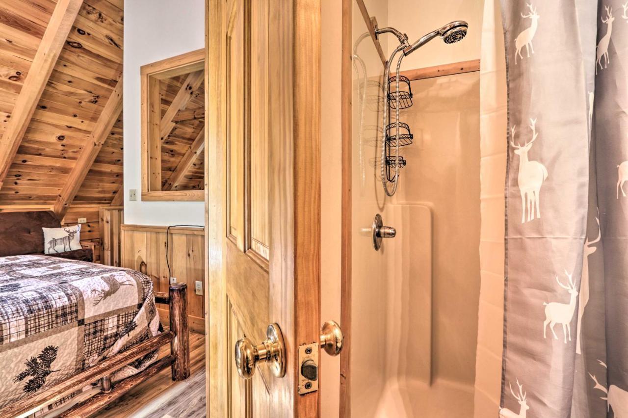 Villa Cozy Cabin With Hot Tub In The Heart Of Pigeon Forge Exterior foto